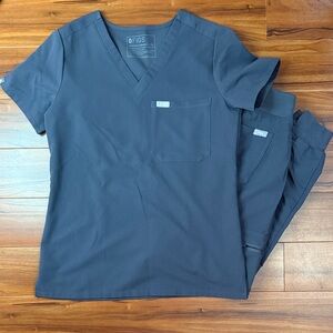 Figs Charcoal Scrub Set